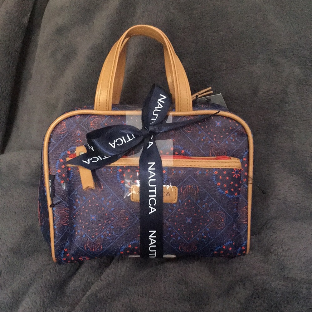HP🎉🎉 Nautica 2  piece weekend bag. 🕶